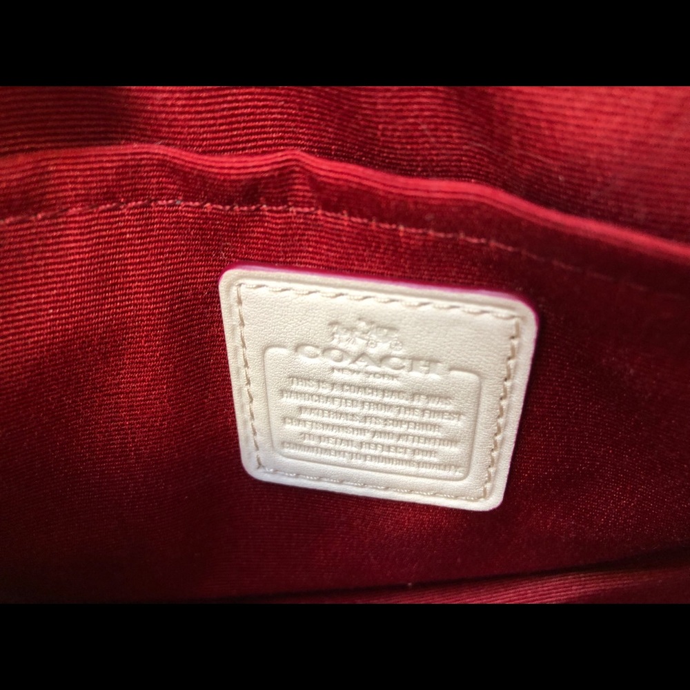 NWT Coach Purse/Wristlet - Picture 5 of 5